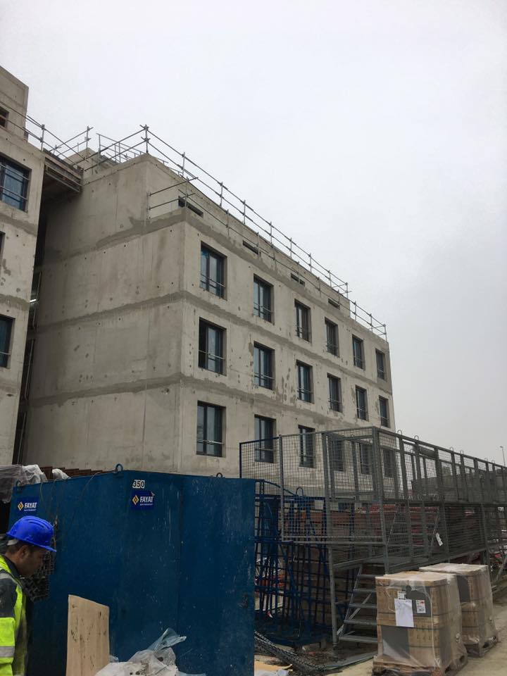 Bardage bois d'un bâtiment à Bondy