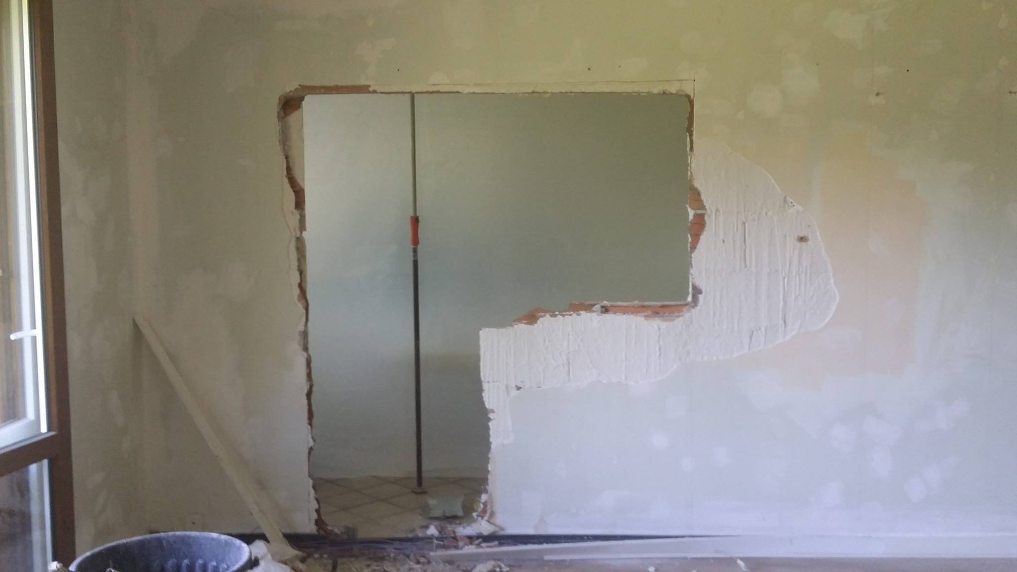 Ouverture d'un mur entre la cuisine et le salon