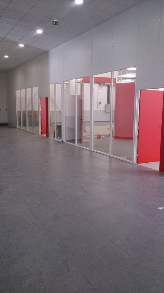 Aménagement d'un local en concession automobile Honda à Beaubourg